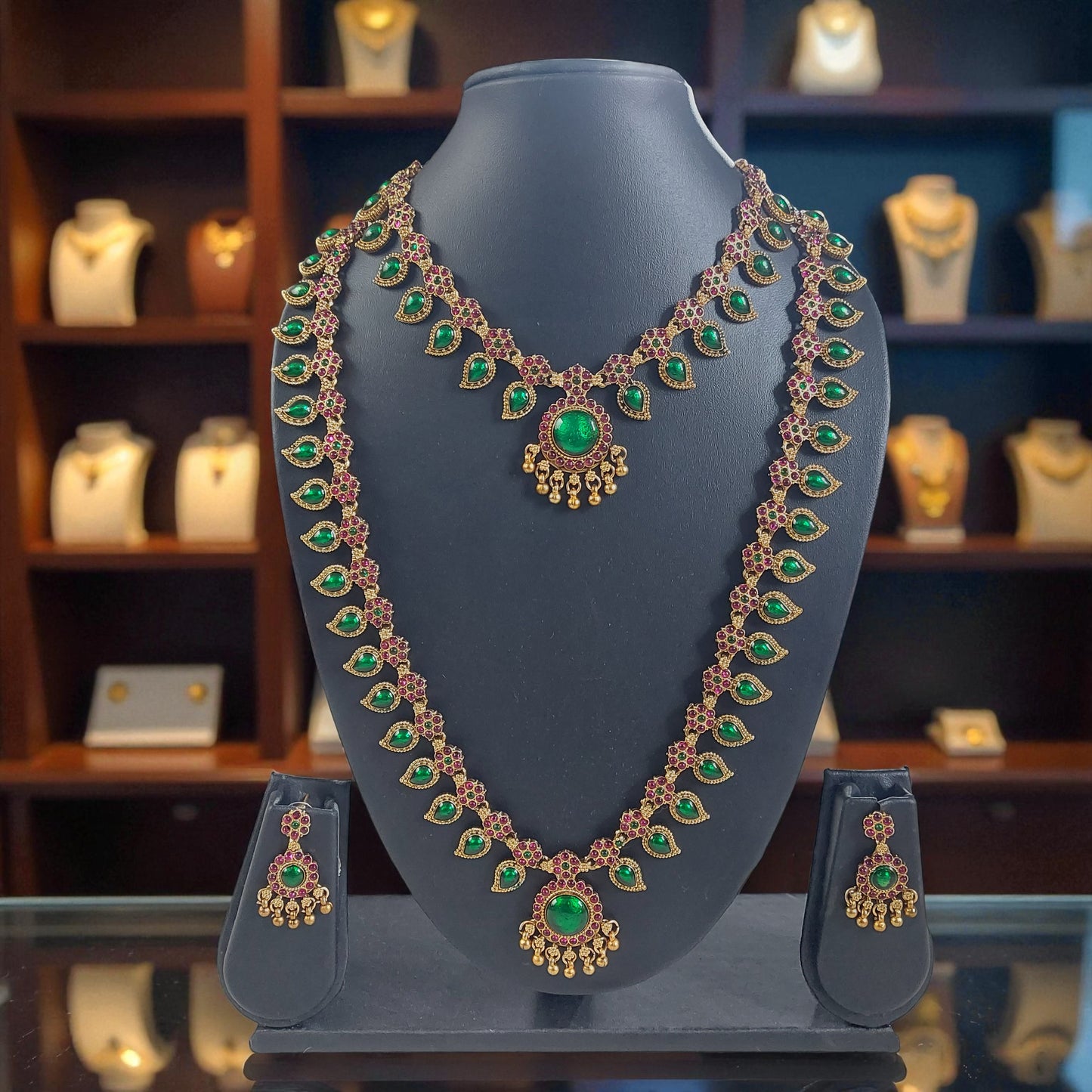 Emerald Grace Necklace Set