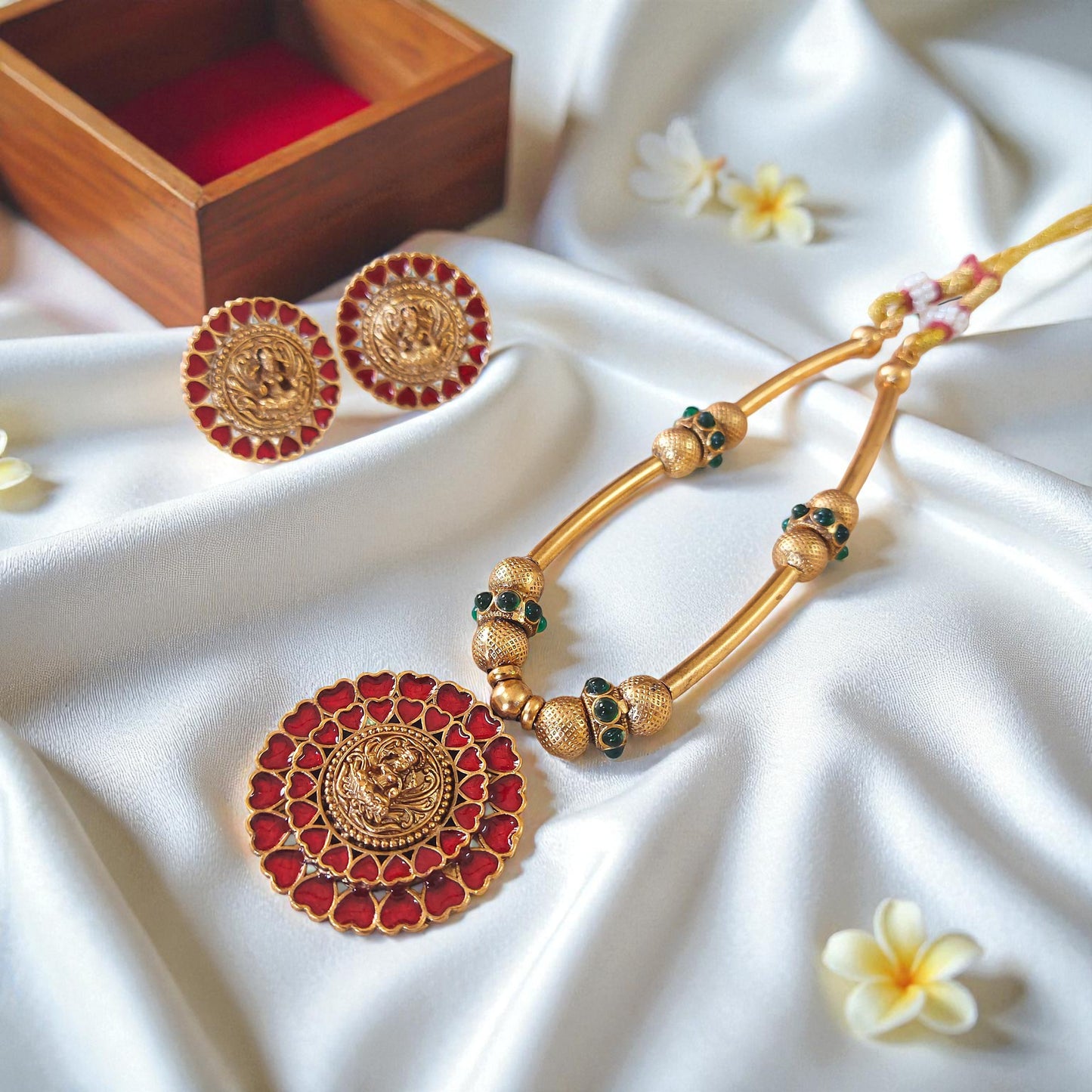 Lakshmi Grace Necklace Set