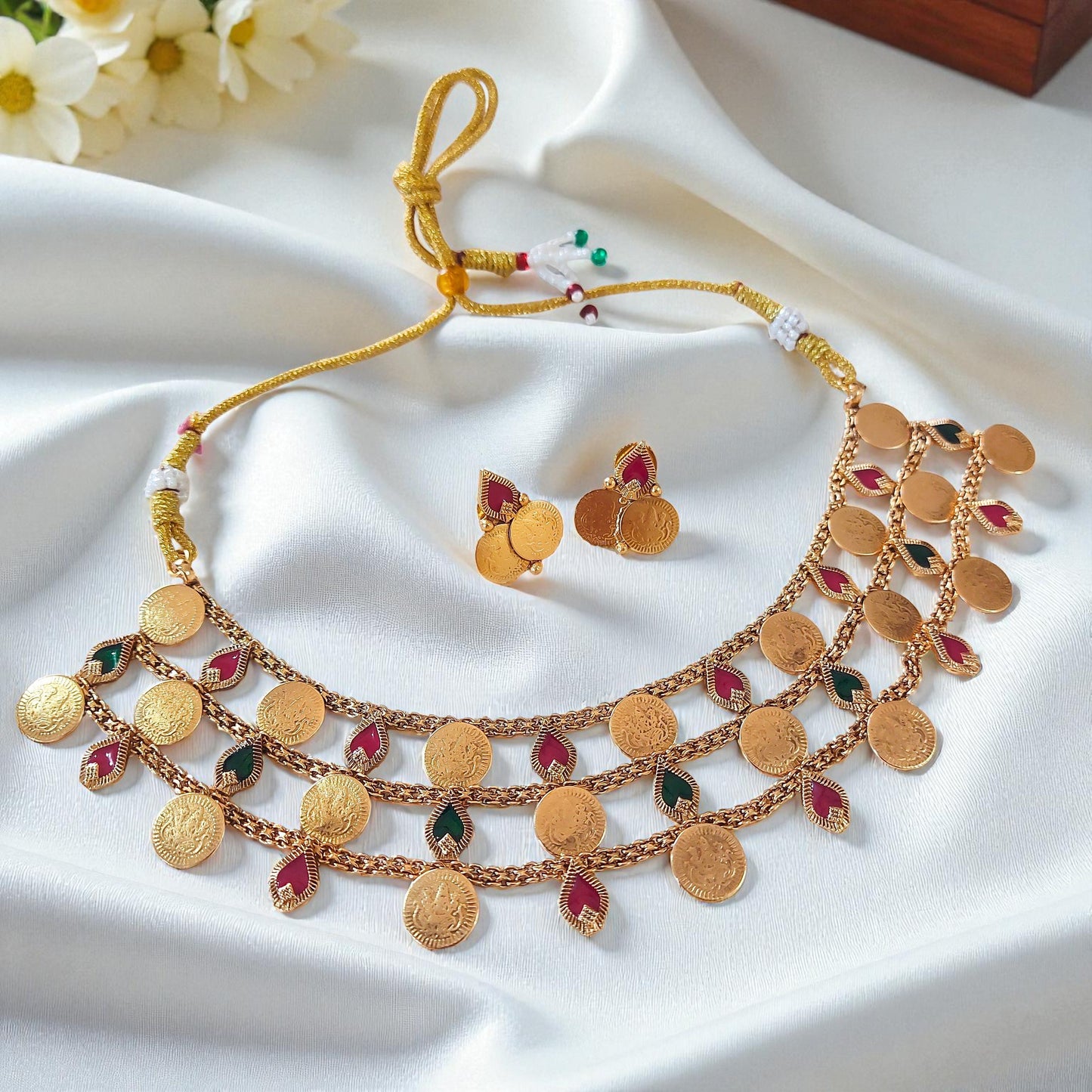 Three-Layer Kasumala Necklace Set