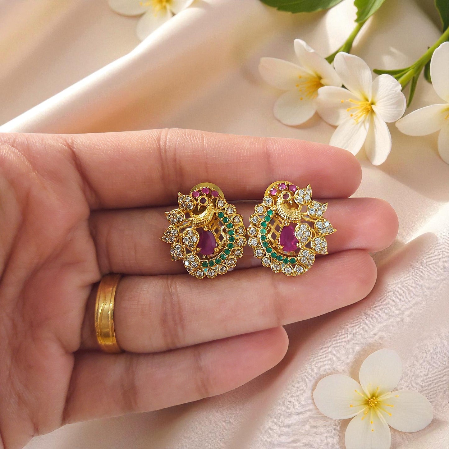 Mayoora Pendant Necklace Set