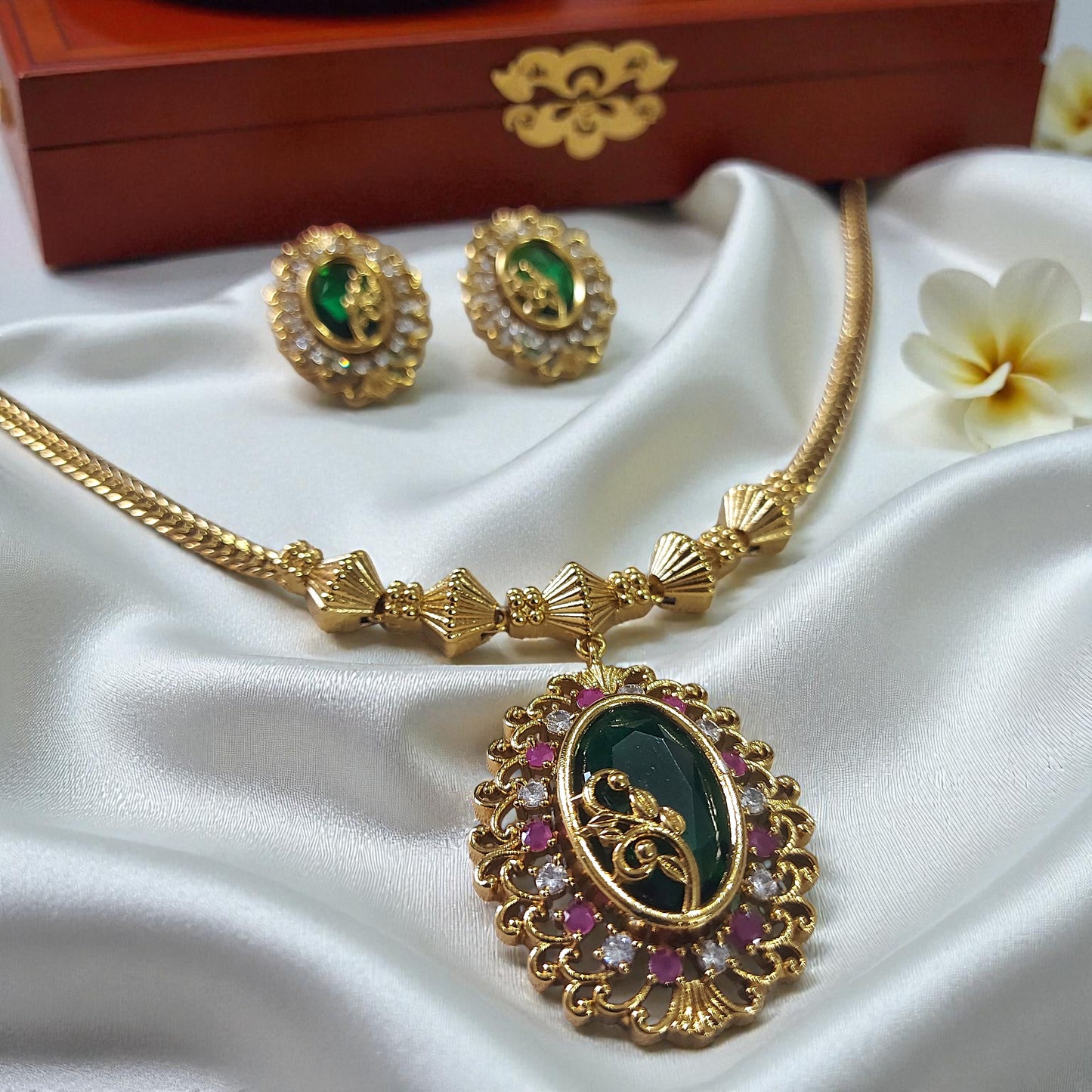 Vintage Oval Stone Necklace Set