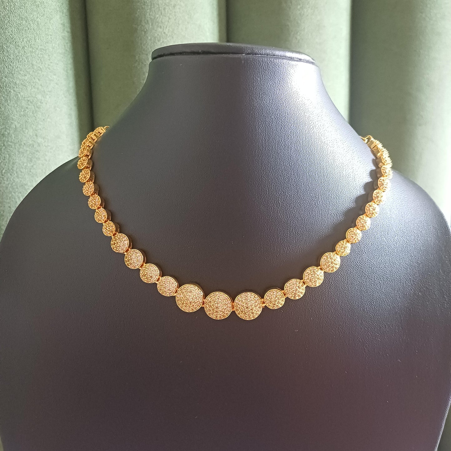 Gold-Plated Round Collar Necklace with White Stones