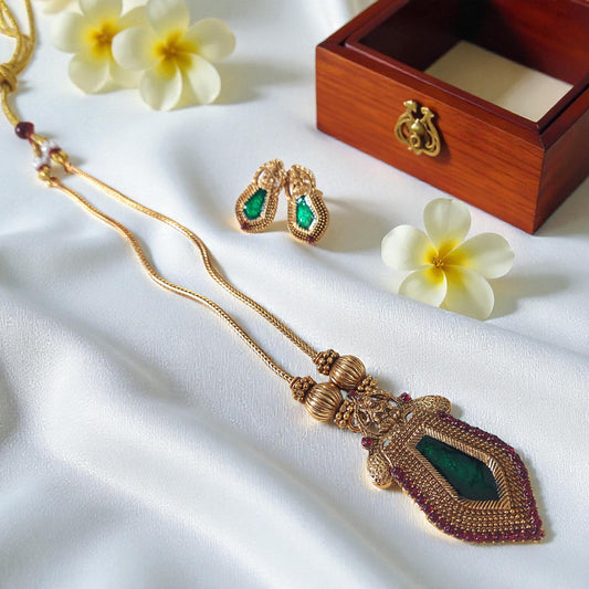 Heritage Emerald Temple Pendant Set