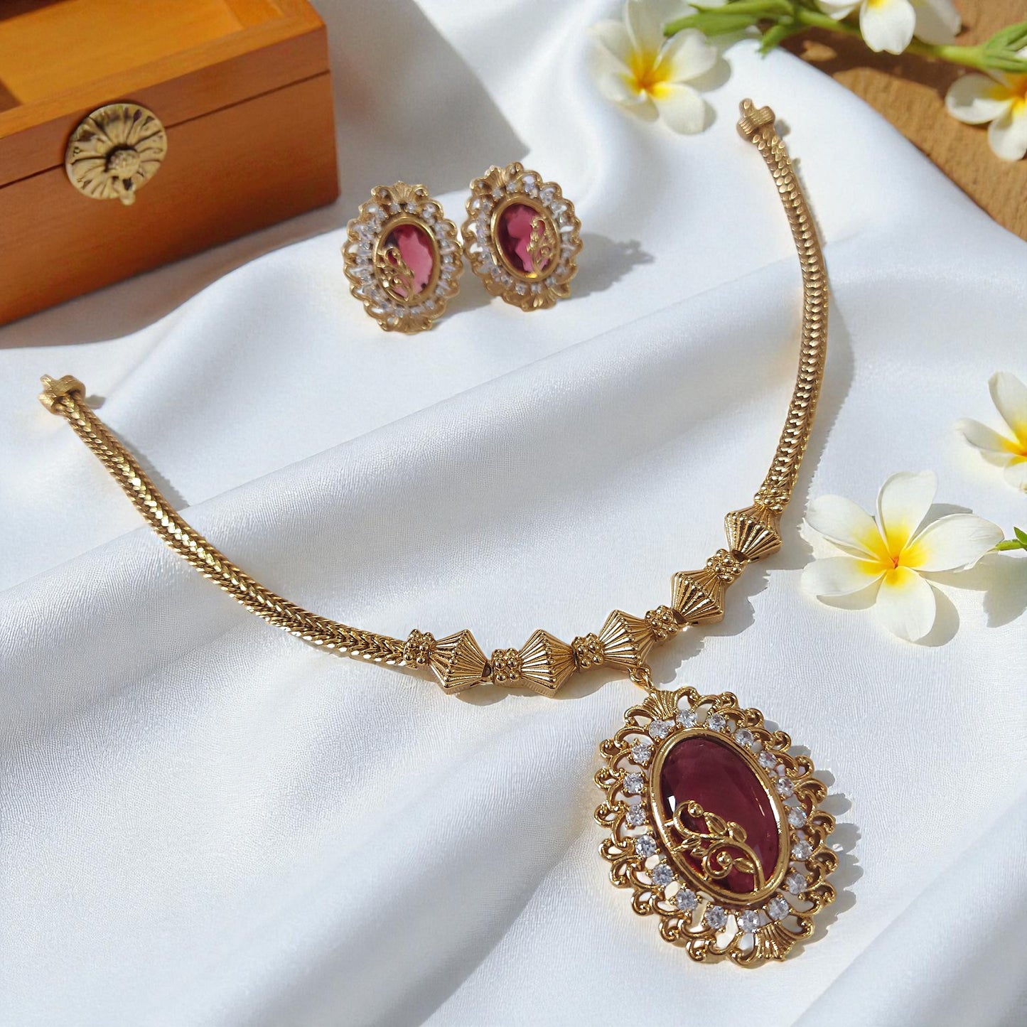 Vintage Oval Stone Necklace Set