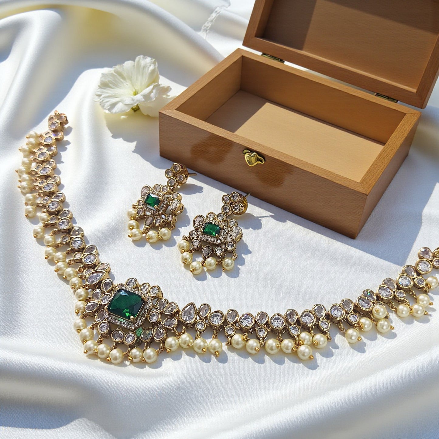 Emerald Noor Necklace Set