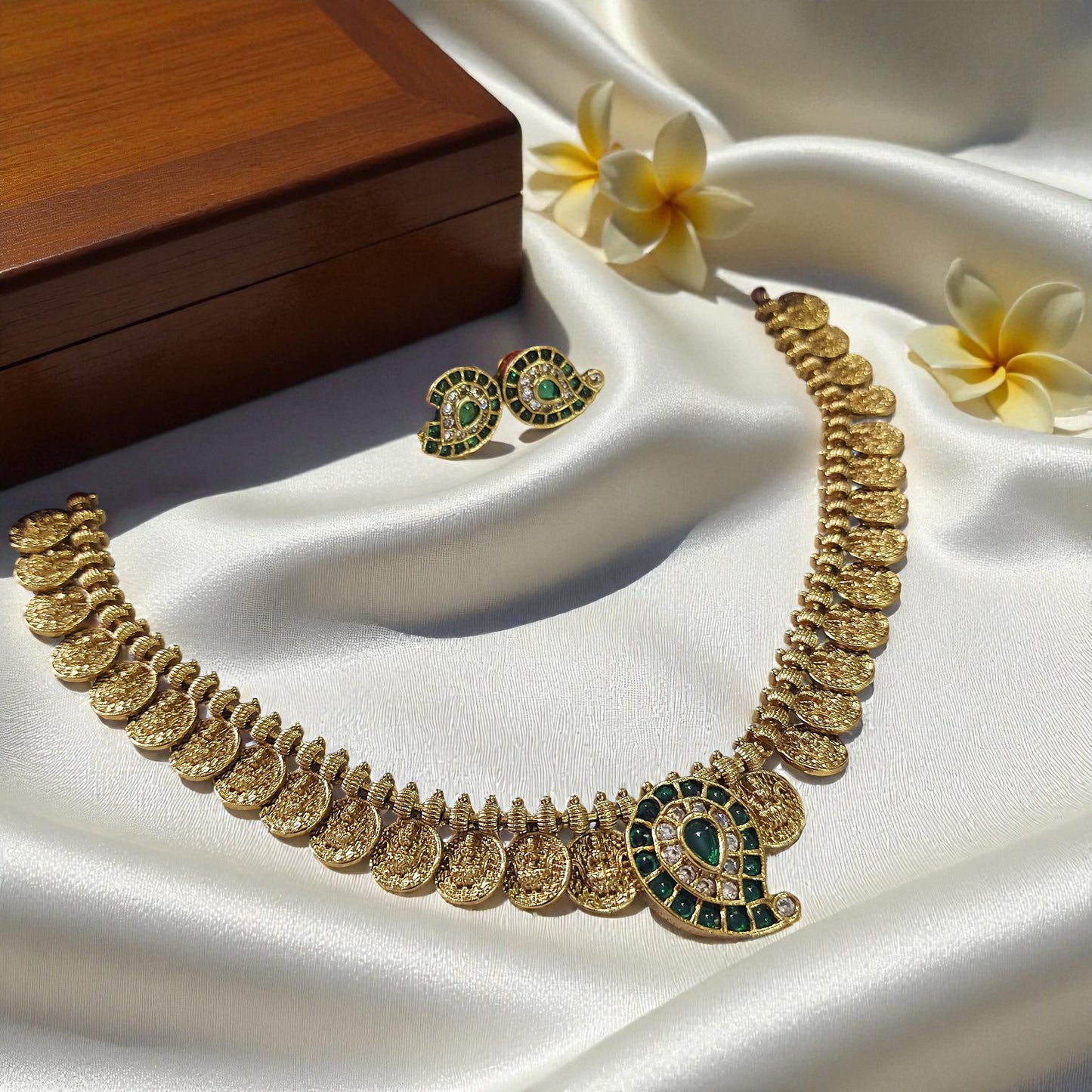 Lakshmi Short Kasumala Necklace